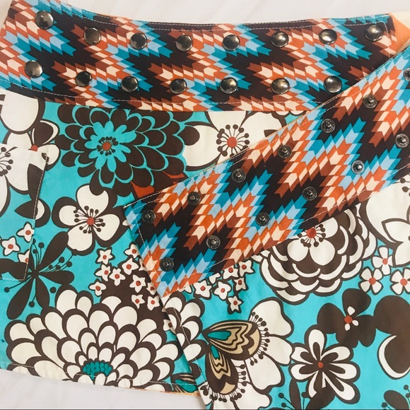 Skirt with snaps at the waistband... too cute !!! - Picture 4 of 4